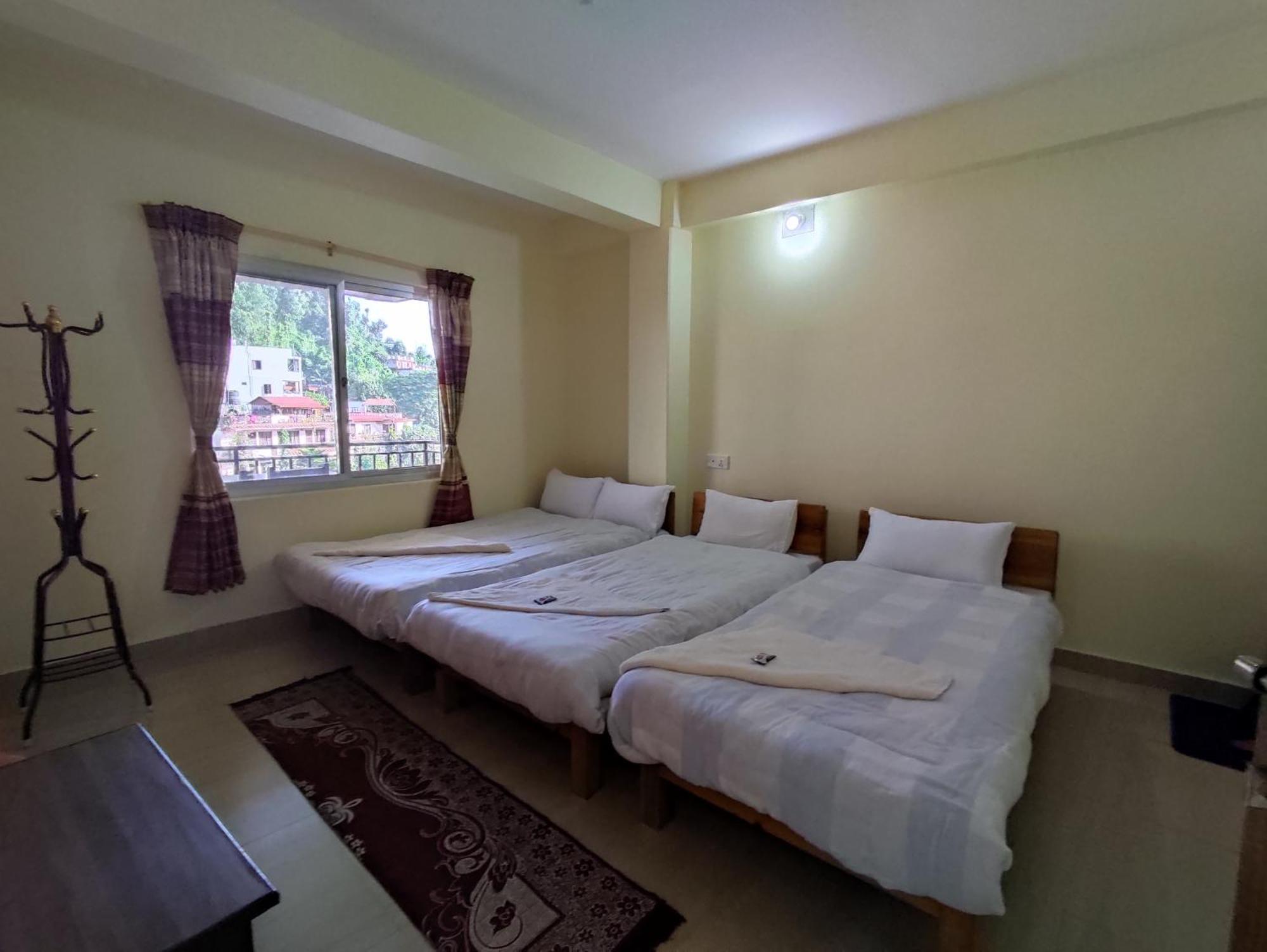 Hotel Green Hill View 포카라 객실 사진